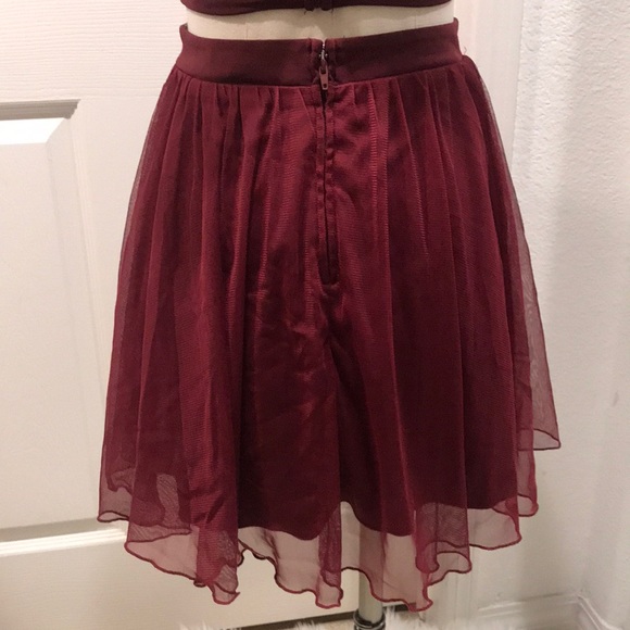 BURGUNDY TWO PIECES FORMAL DRESS - Picture 6 of 8